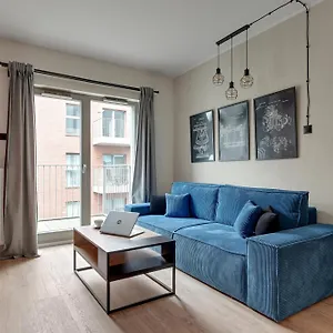 Grano - Pool, Sauna, & Parking By Downtown Apartamento